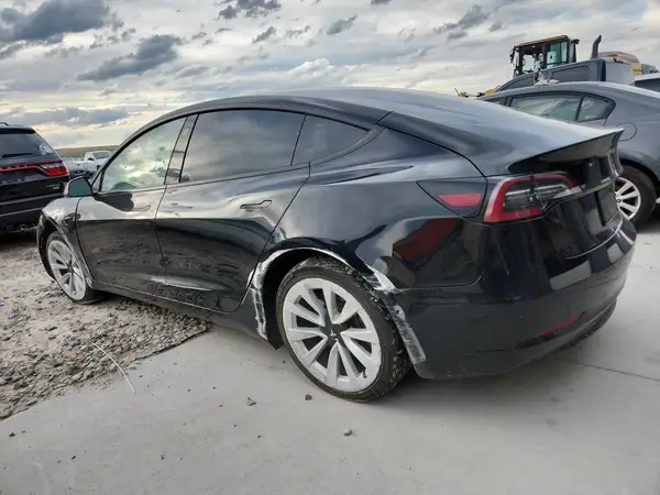 5YJ3E1EB9NF186970 2022 TESLA MODEL 3 - Image 2