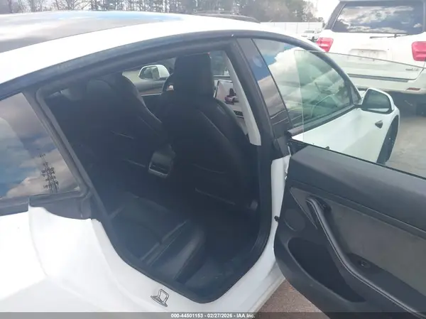 5YJ3E1EB9NF189111 2022 TESLA MODEL 3 - Image 8