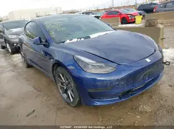5YJ3E1EB9NF196821 2022 TESLA MODEL 3