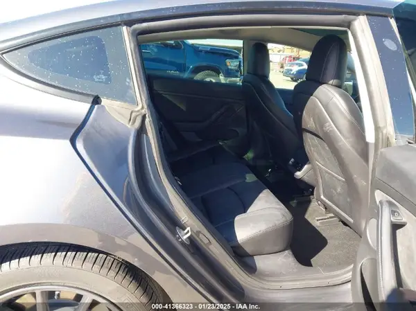 5YJ3E1EB9NF197127 2022 TESLA MODEL 3 - Image 8