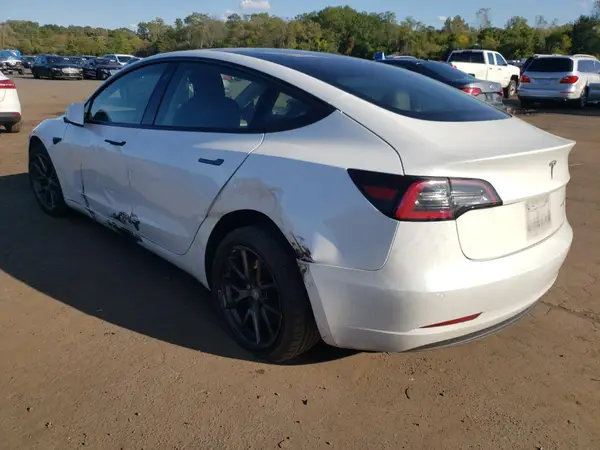5YJ3E1EB9NF198391 2022 TESLA MODEL 3 - Image 2
