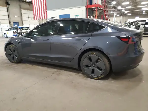5YJ3E1EB9NF199184 2022 TESLA MODEL 3 - Image 2