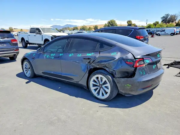 5YJ3E1EB9NF203797 2022 TESLA MODEL 3 - Image 2