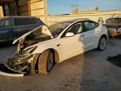 5YJ3E1EB9NF204576 2022 TESLA MODEL 3