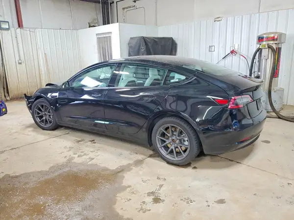 5YJ3E1EB9NF204822 2022 TESLA MODEL 3 - Image 2