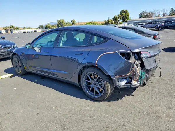 5YJ3E1EB9NF208109 2022 TESLA MODEL 3 - Image 2