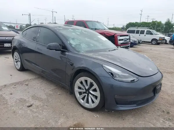 5YJ3E1EB9NF208420 2022 TESLA MODEL 3 - Image 1