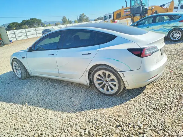 5YJ3E1EB9NF208952 2022 TESLA MODEL 3 - Image 2