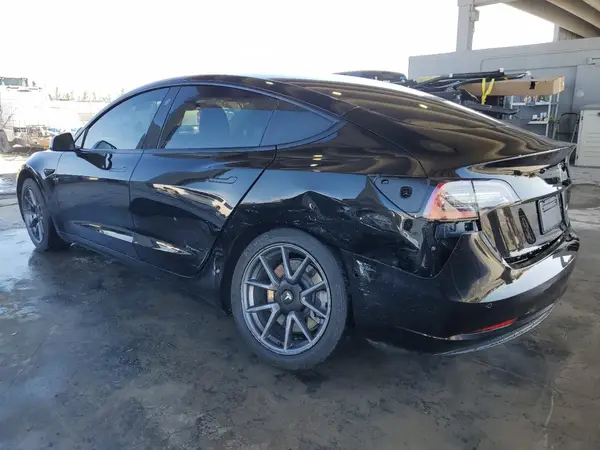5YJ3E1EB9NF231728 2022 TESLA MODEL 3 - Image 2