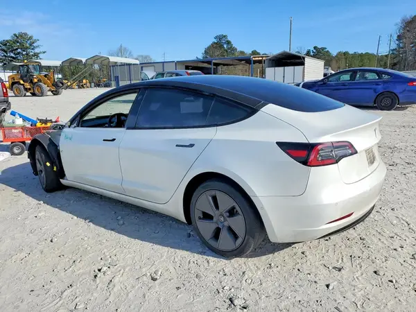 5YJ3E1EB9NF234581 2022 TESLA MODEL 3 - Image 2