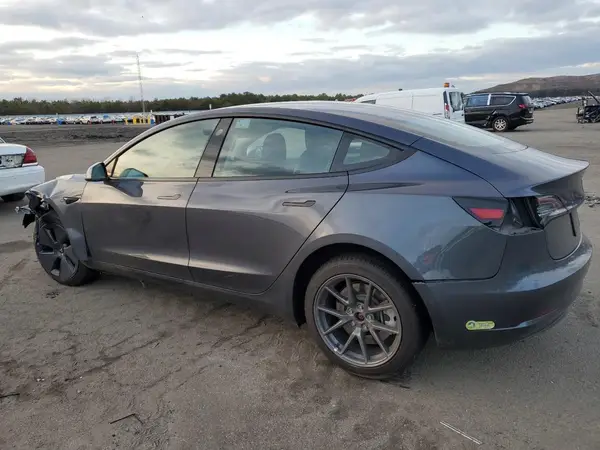 5YJ3E1EB9NF238940 2022 TESLA MODEL 3 - Image 2