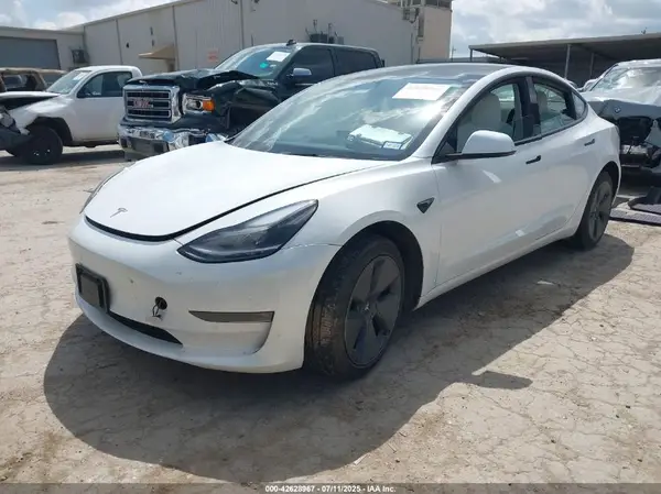 5YJ3E1EB9NF239084 2022 TESLA MODEL 3 - Image 2