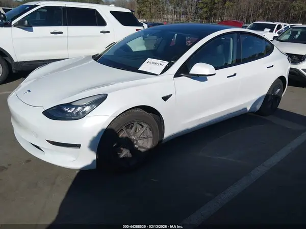 5YJ3E1EB9NF240543 2022 TESLA MODEL 3 - Image 2