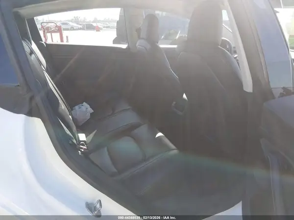 5YJ3E1EB9NF240543 2022 TESLA MODEL 3 - Image 8