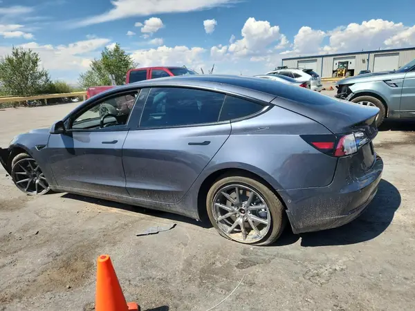 5YJ3E1EB9NF243569 2022 TESLA MODEL 3 - Image 2