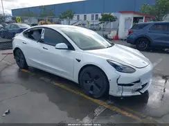 5YJ3E1EB9NF251056 2022 TESLA MODEL 3