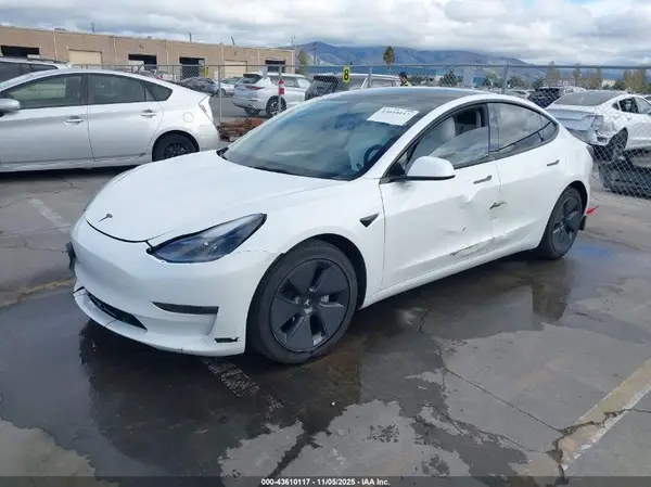 5YJ3E1EB9NF251056 2022 TESLA MODEL 3 - Image 2