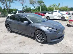 5YJ3E1EB9NF253518 2022 TESLA MODEL 3