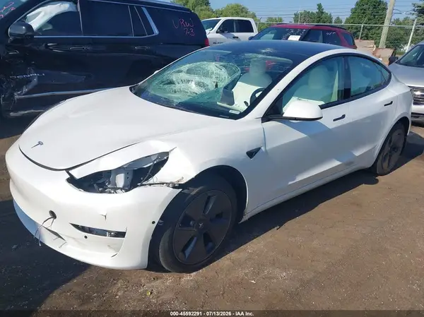 5YJ3E1EB9NF255091 2022 TESLA MODEL 3 - Image 2
