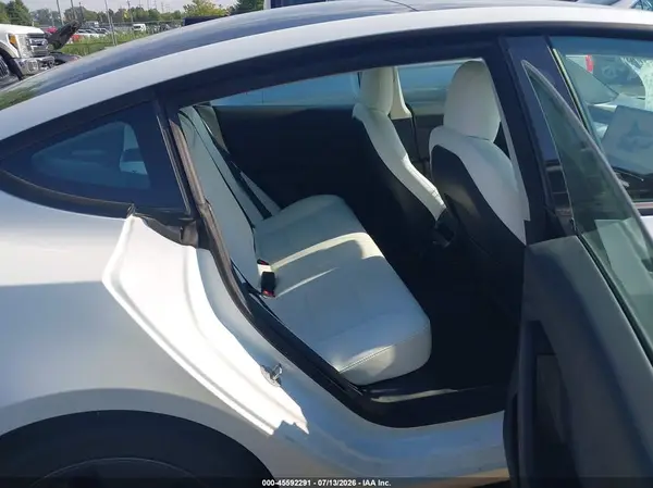 5YJ3E1EB9NF255091 2022 TESLA MODEL 3 - Image 8