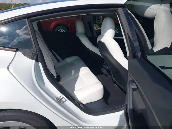 5YJ3E1EB9NF255334 2022 TESLA MODEL 3 - Image 8