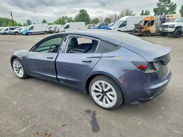 5YJ3E1EB9NF263403 2022 TESLA MODEL 3 - Image 2