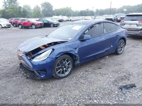 5YJ3E1EB9NF264616 2022 TESLA MODEL 3 - Image 2