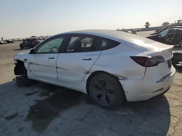 5YJ3E1EB9NF265622 2022 TESLA MODEL 3 - Image 2
