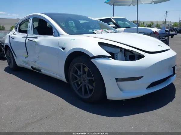 5YJ3E1EB9NF267595 2022 TESLA MODEL 3 - Image 1