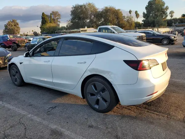 5YJ3E1EB9NF268424 2022 TESLA MODEL 3 - Image 2