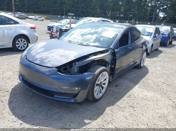 5YJ3E1EB9NF272036 2022 TESLA MODEL 3 - Image 2