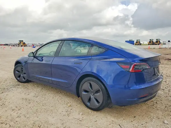 5YJ3E1EB9NF285711 2022 TESLA MODEL 3 - Image 2