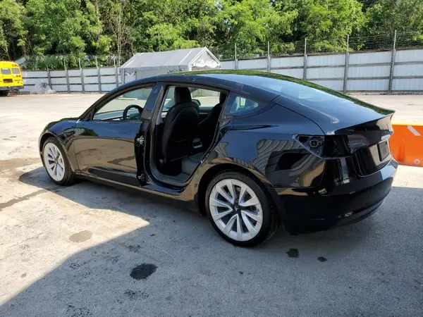 5YJ3E1EB9NF288561 2022 TESLA MODEL 3 - Image 2