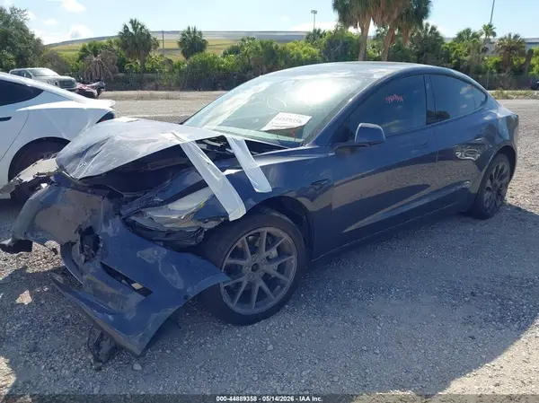 5YJ3E1EB9NF290343 2022 TESLA MODEL 3 - Image 2