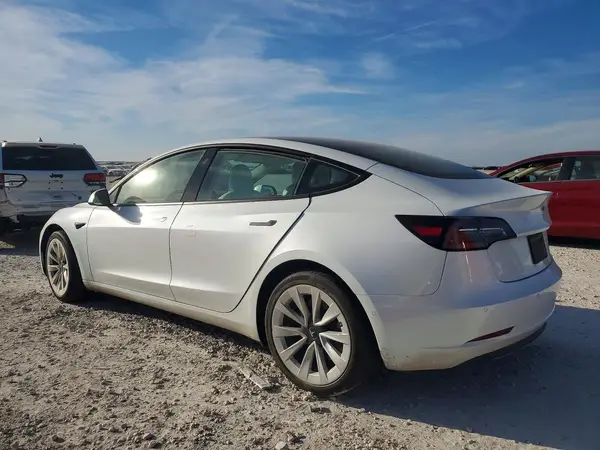 5YJ3E1EB9NF294540 2022 TESLA MODEL 3 - Image 2