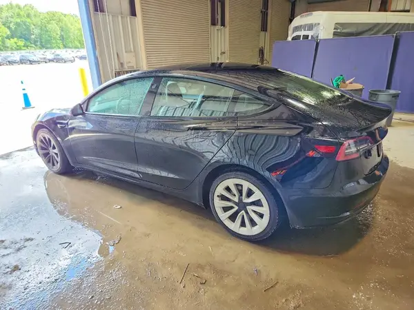 5YJ3E1EB9NF304936 2022 TESLA MODEL 3 - Image 2