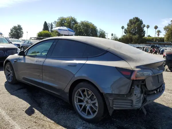 5YJ3E1EB9NF307819 2022 TESLA MODEL 3 - Image 2