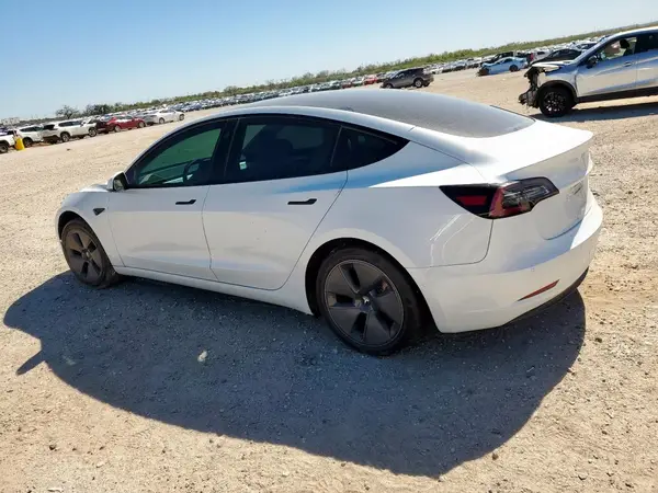 5YJ3E1EB9NF318996 2022 TESLA MODEL 3 - Image 2