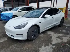 5YJ3E1EB9NF327018 2022 TESLA MODEL 3