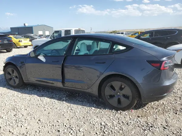 5YJ3E1EB9NF332199 2022 TESLA MODEL 3 - Image 2
