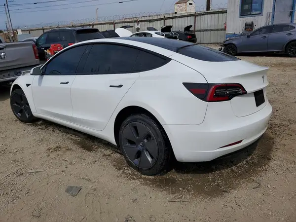 5YJ3E1EB9NF335765 2022 TESLA MODEL 3 - Image 2