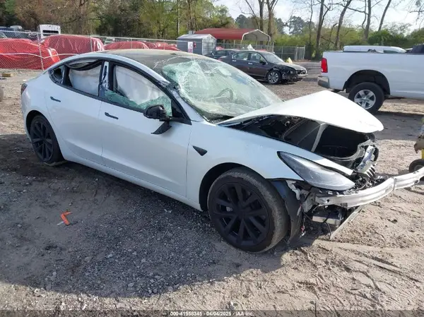 5YJ3E1EB9NF336057 2022 TESLA MODEL 3 - Image 1