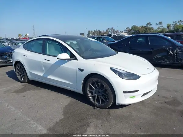 5YJ3E1EB9NF337502 2022 TESLA MODEL 3 - Image 1