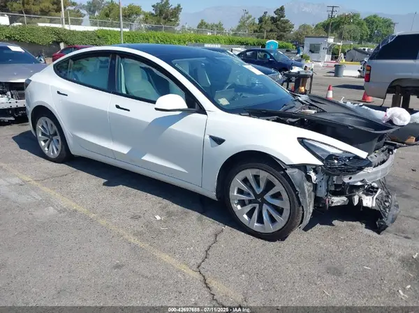 5YJ3E1EB9NF349570 2022 TESLA MODEL 3 - Image 1
