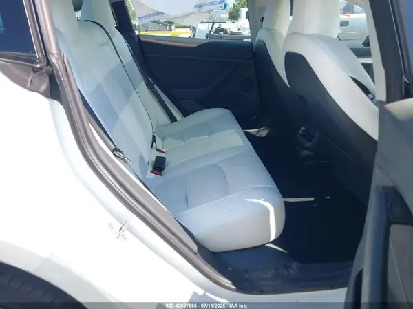 5YJ3E1EB9NF349570 2022 TESLA MODEL 3 - Image 8