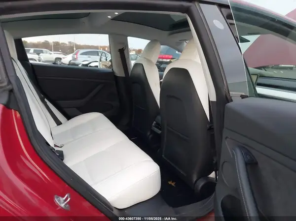 5YJ3E1EB9NF367308 2022 TESLA MODEL 3 - Image 8