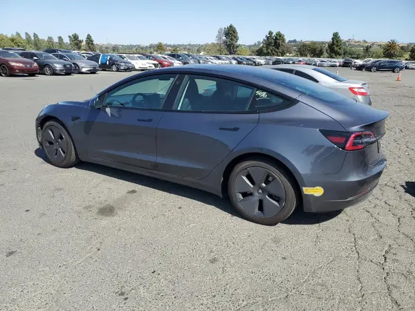 5YJ3E1EB9PF386234 2023 TESLA MODEL 3 - Image 2