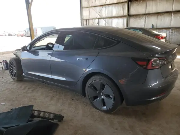 5YJ3E1EB9PF388534 2023 TESLA MODEL 3 - Image 2