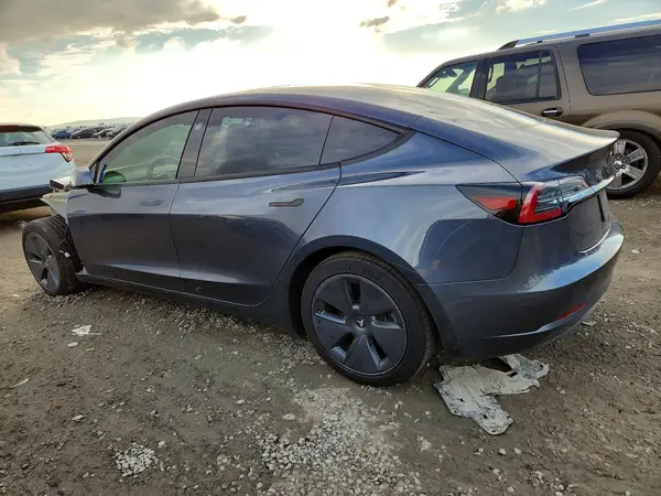 5YJ3E1EB9PF388601 2023 TESLA MODEL 3 - Image 2