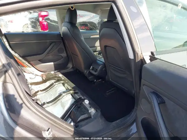 5YJ3E1EB9PF391367 2023 TESLA MODEL 3 - Image 8